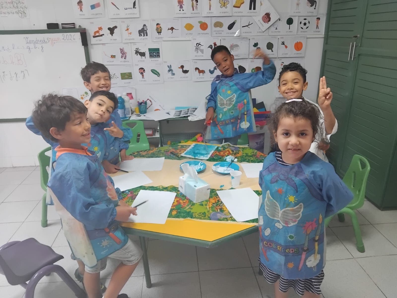 Atelier peinture en maternelle